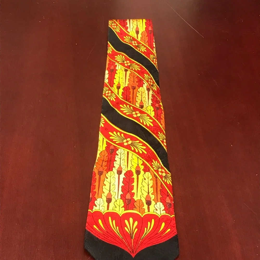 EUC Rush Limbaugh No Boundaries Silk Tie Black Red Gold